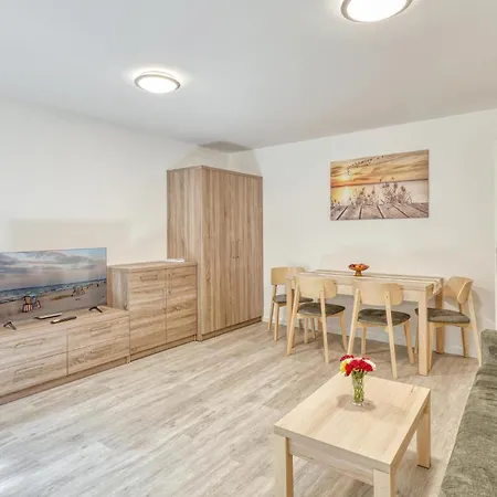3 Bedroom Stunning In *