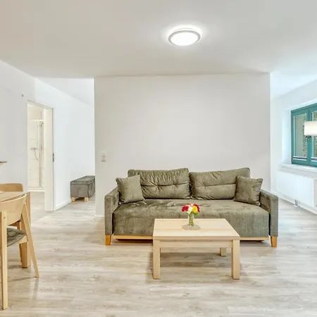 3 Bedroom Stunning In Appartement Altenkirchen (Mecklenburg-Vorpommern)