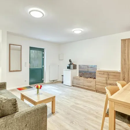 3 Bedroom Stunning In Appartement *